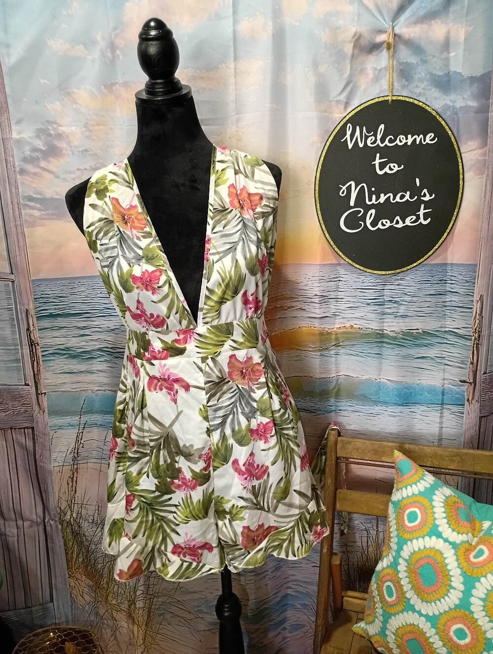 Cupshe.  Floral Tropical V-Neck Romper - Pink & Green